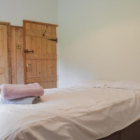Lower Goytre Farmhouse Llanfair Waterdine Esterno foto