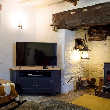 Lower Goytre Farmhouse Llanfair Waterdine Esterno foto