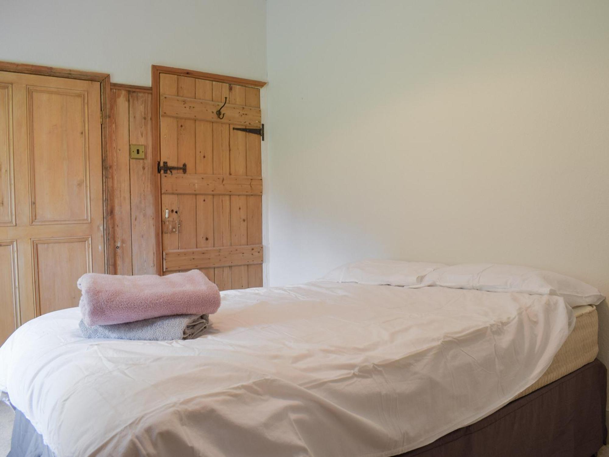 Lower Goytre Farmhouse Llanfair Waterdine Esterno foto
