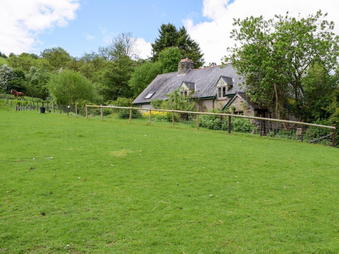 Lower Goytre Farmhouse Llanfair Waterdine Esterno foto